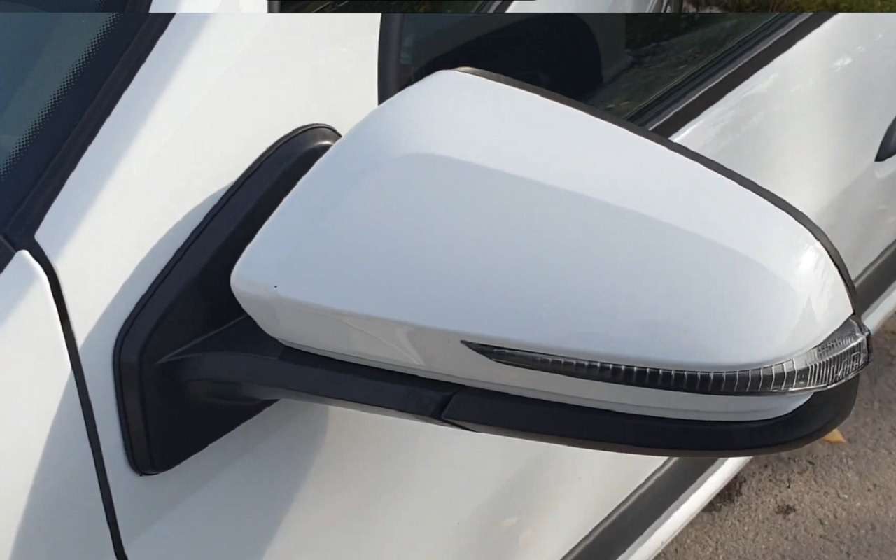 Новый Largus получит зеркала от Весты