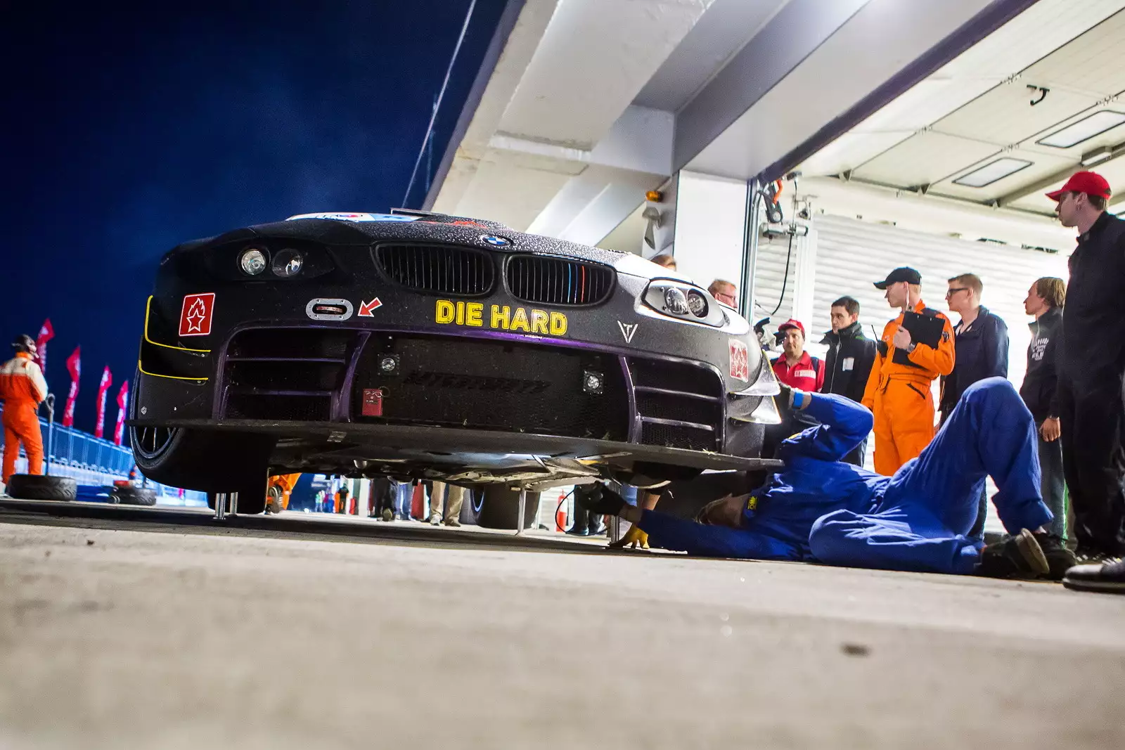 Автоспорт москва новые автомобили цены. Автомобильный спорт в России. Ламборгини на автодроме.