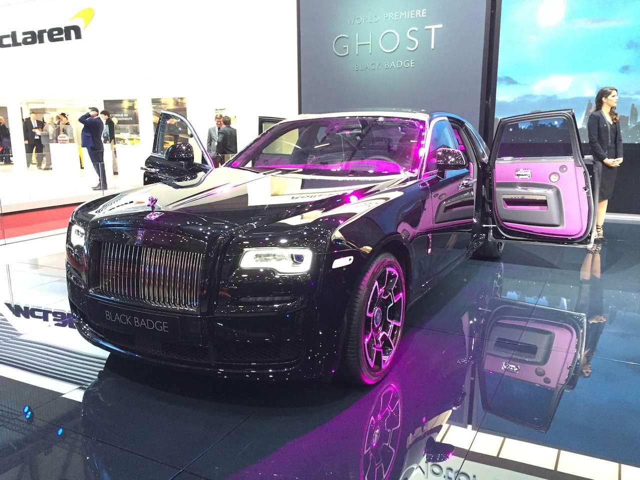 Дерзкий ход: Rolls-Royce обратился к темной стороне