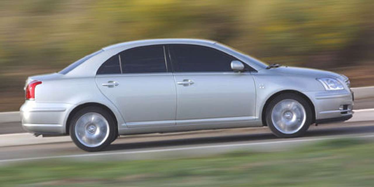 Японцы везут Toyota из Англии