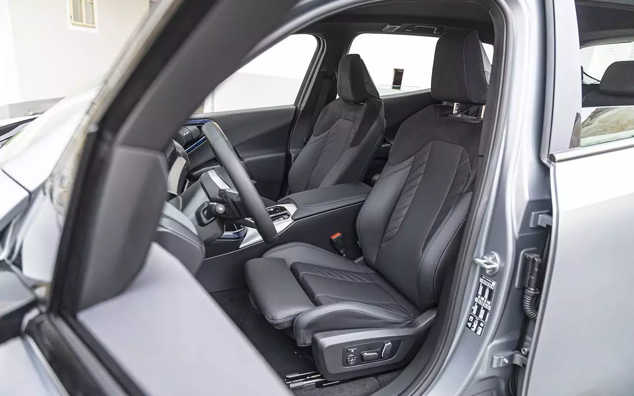 Интерьер BMW X3 Long