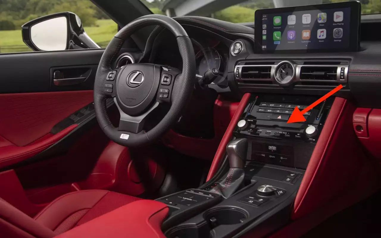 Такое еще делают? Последние японские автомобили с CD-плеерами в 2025 году