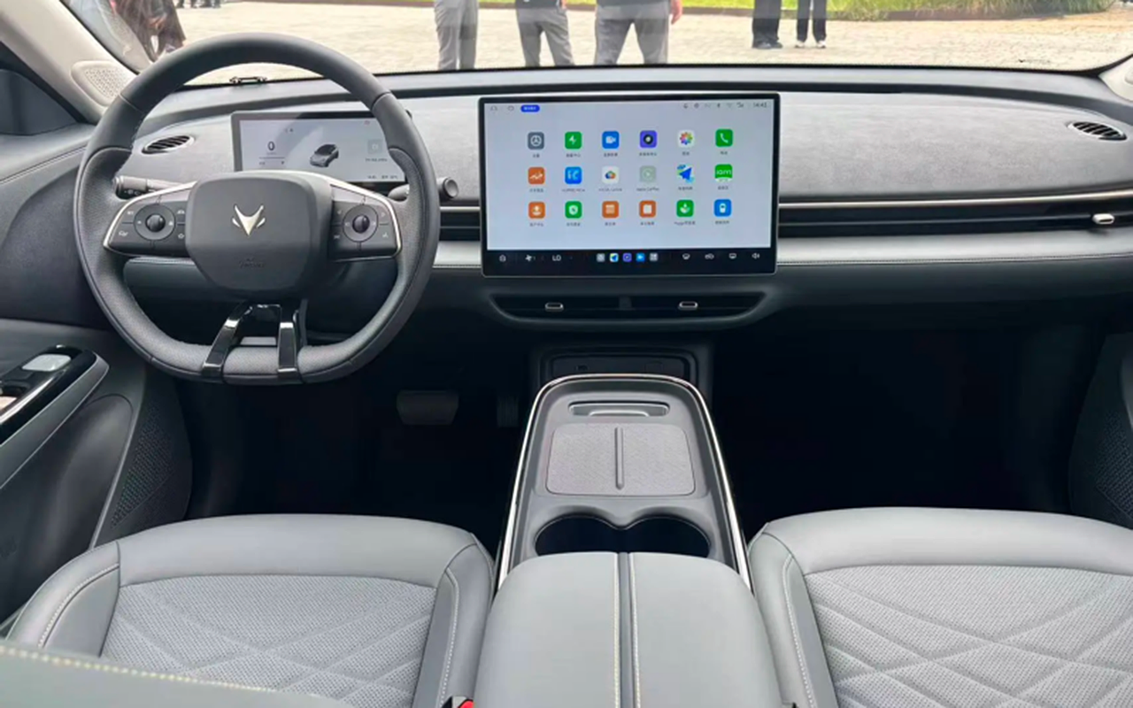 Интерьер Arcfox T1