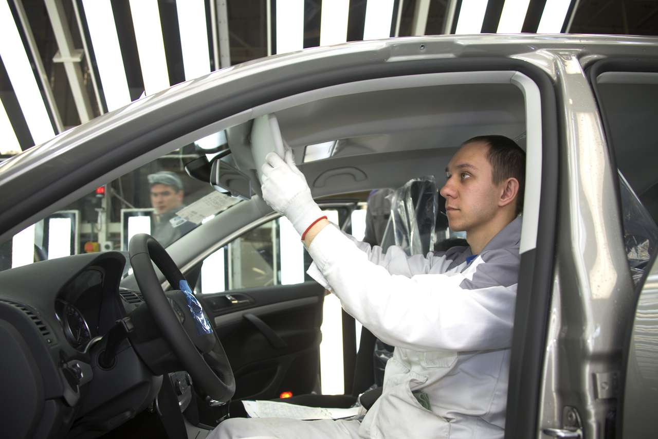 Государство выделит на поддержку автопрома 50 млрд рублей в 2016 году