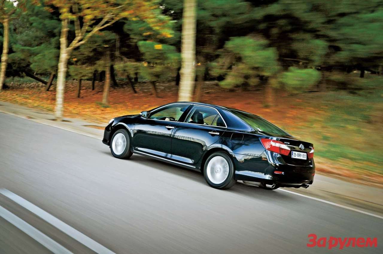 «Тойота-Кэмри», от 1 028 000 руб.