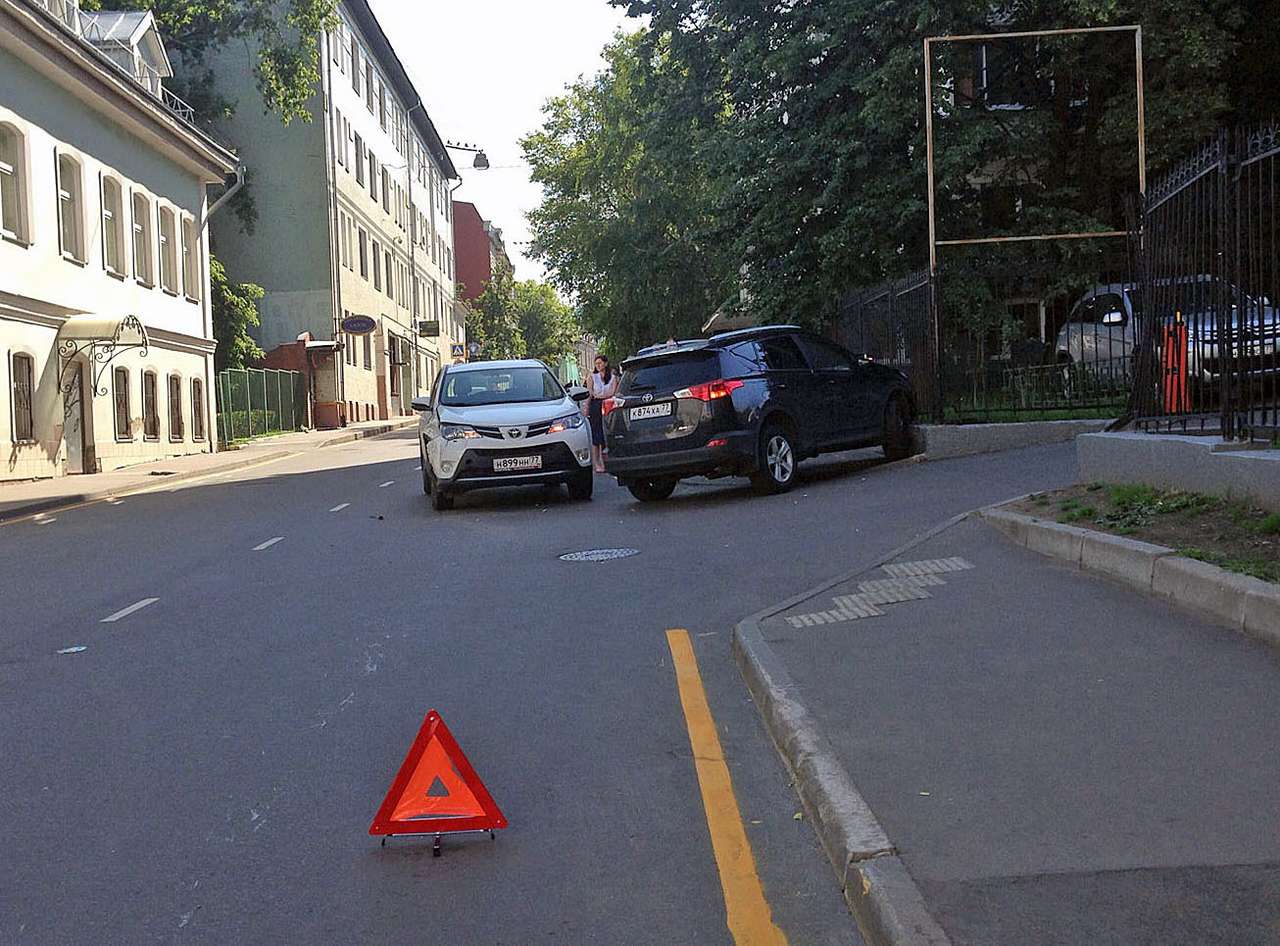 Растет число автомобилистов, оформляющих ДТП без участия гаишников