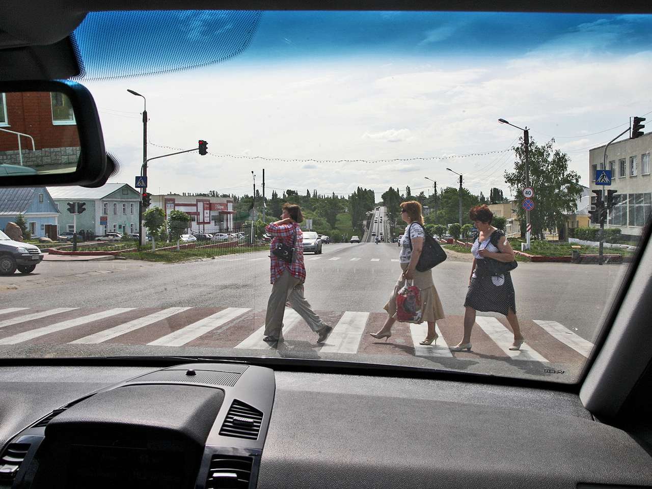 Советы водителям и пешеходам: будьте взаимно бдительны!  