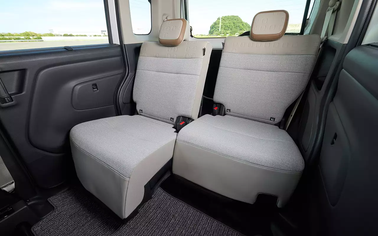 Интерьер Nissan Roox