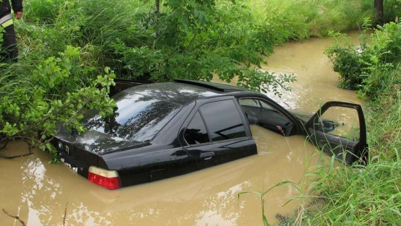 Погоня закончилась в дренажной канаве. И причина-то была пустяковая!