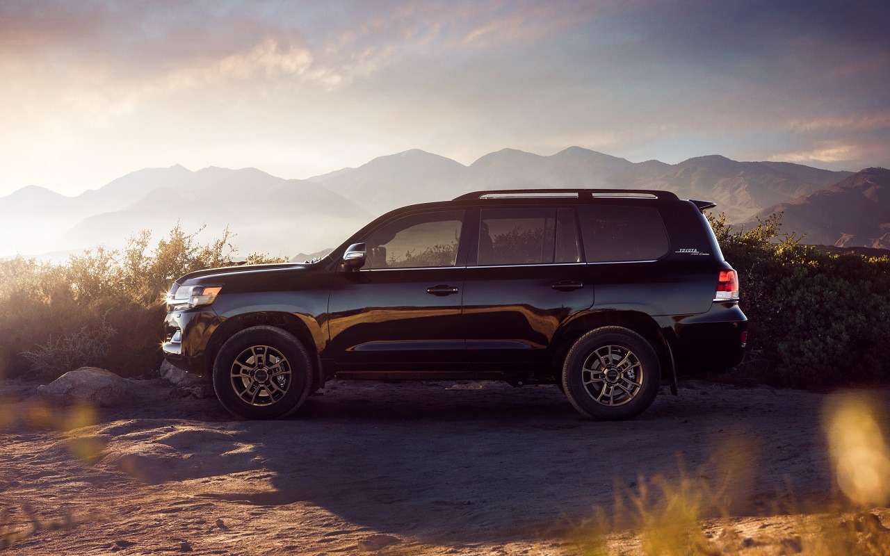 Новый Land Cruiser: дата дебюта и подробности о платформе