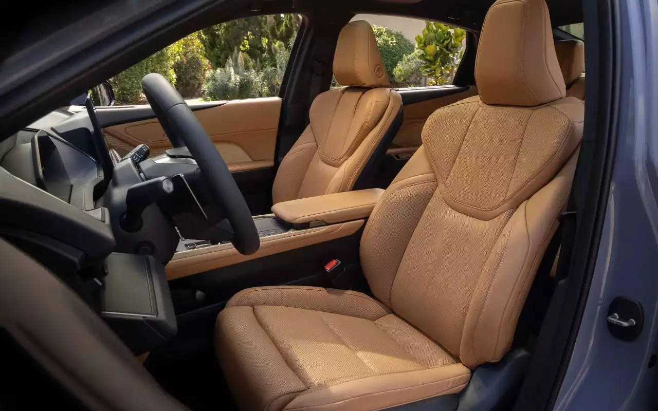 Интерьер Lexus ES 2027