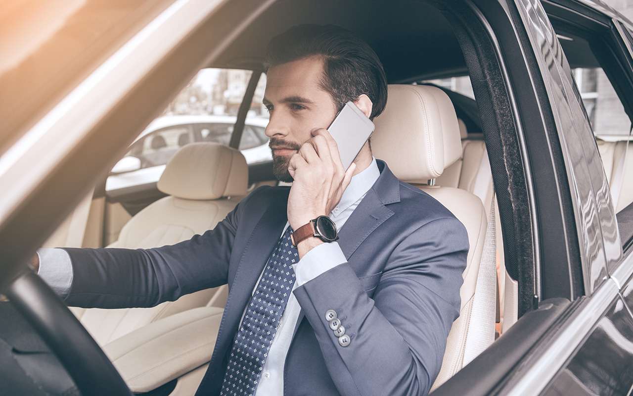 За разговоры по мобильнику за рулем — лишение прав! Новая инициатива во Франции