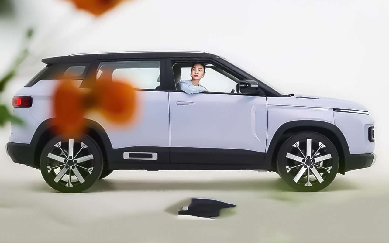 Geely выпустила доступную версию кроссовера Icon