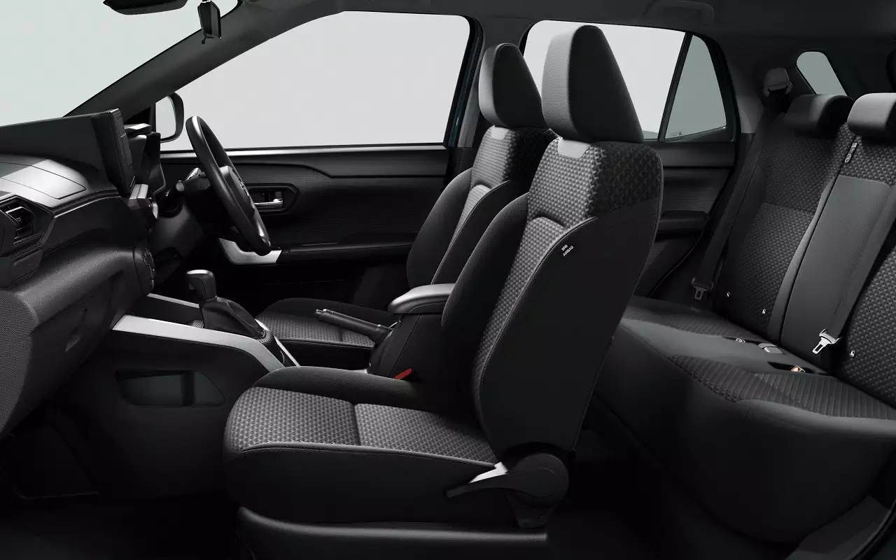 Интерьер Toyota Raize