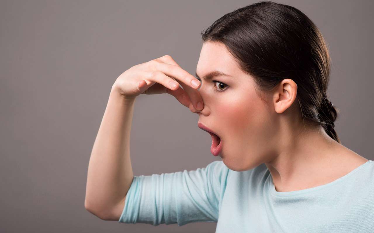 10 причин неприятного запаха в машине