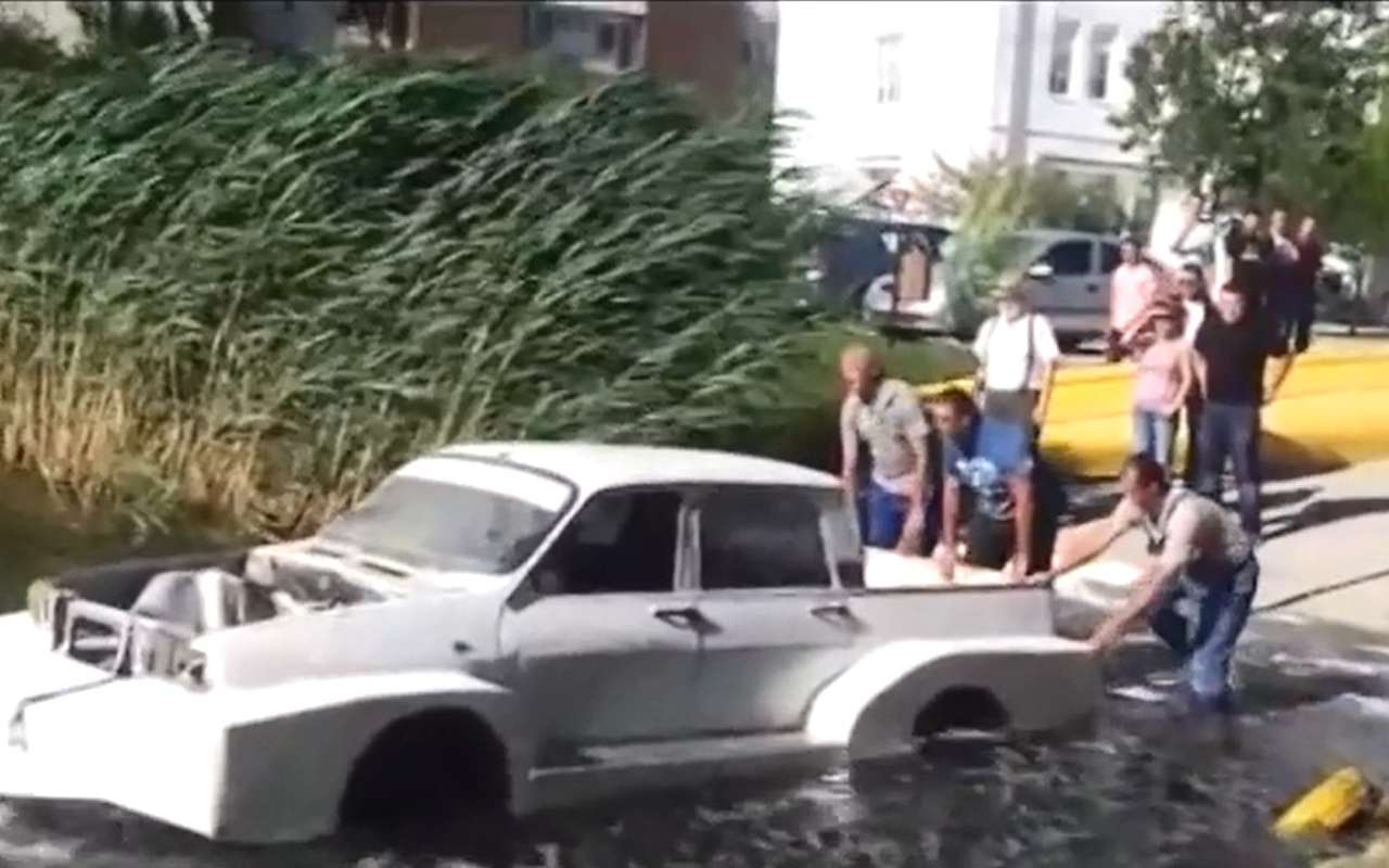 Румынский пикап превратили в амфибию (ВИДЕО)