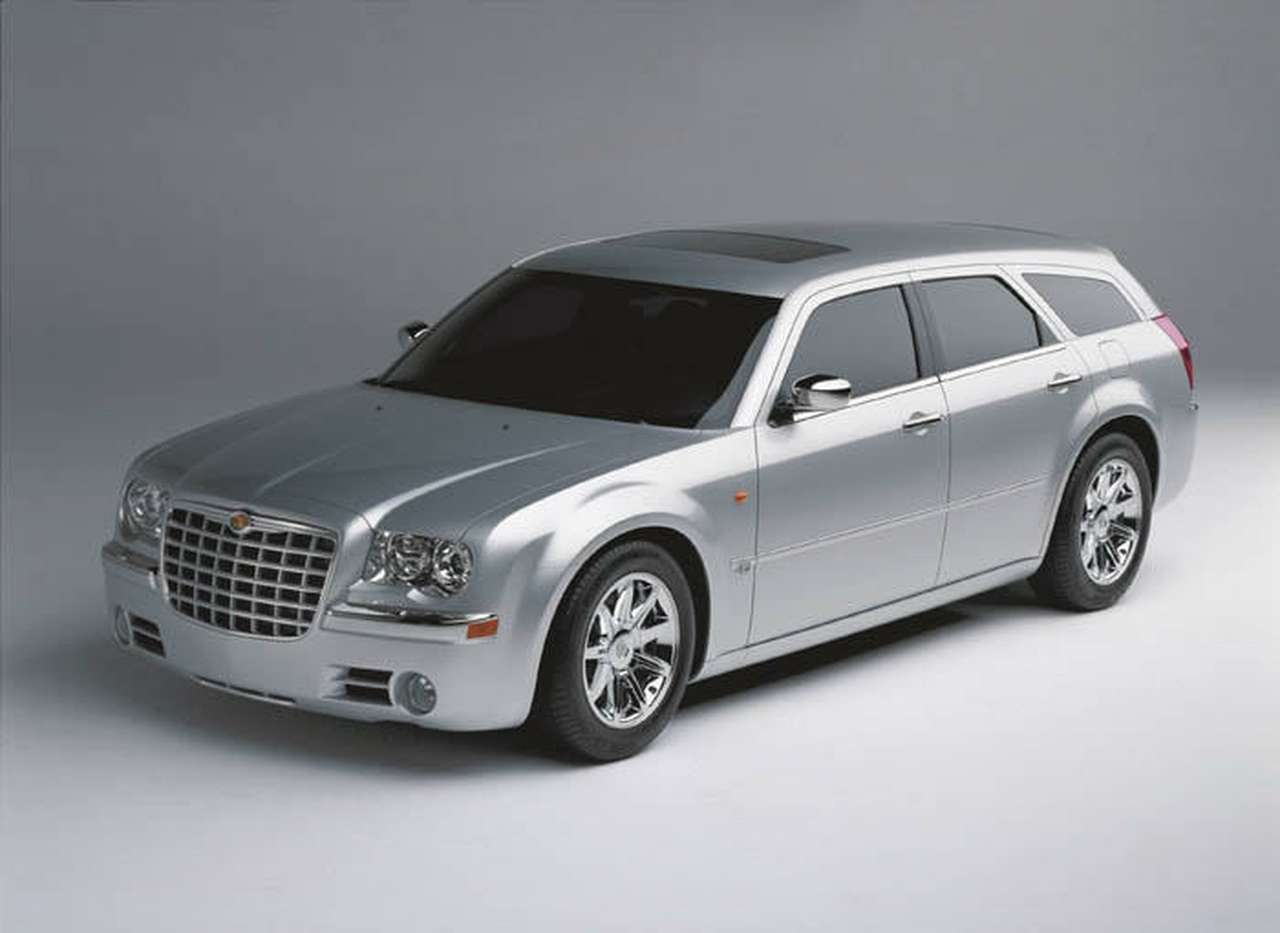 Chrysler везет во Франкфурт 300-й "вагон"