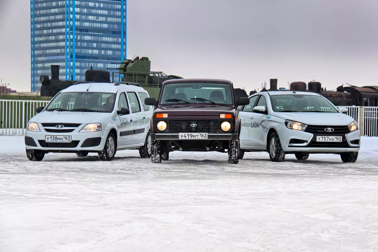 Lada Largus, Lada 4x4 и Lada Vesta на метане