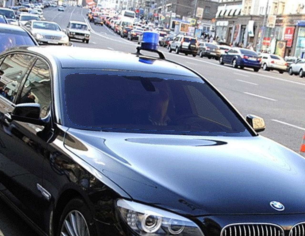 Суд перевел стрелку в деле о ДТП с участием BMW главы Роскосмоса 