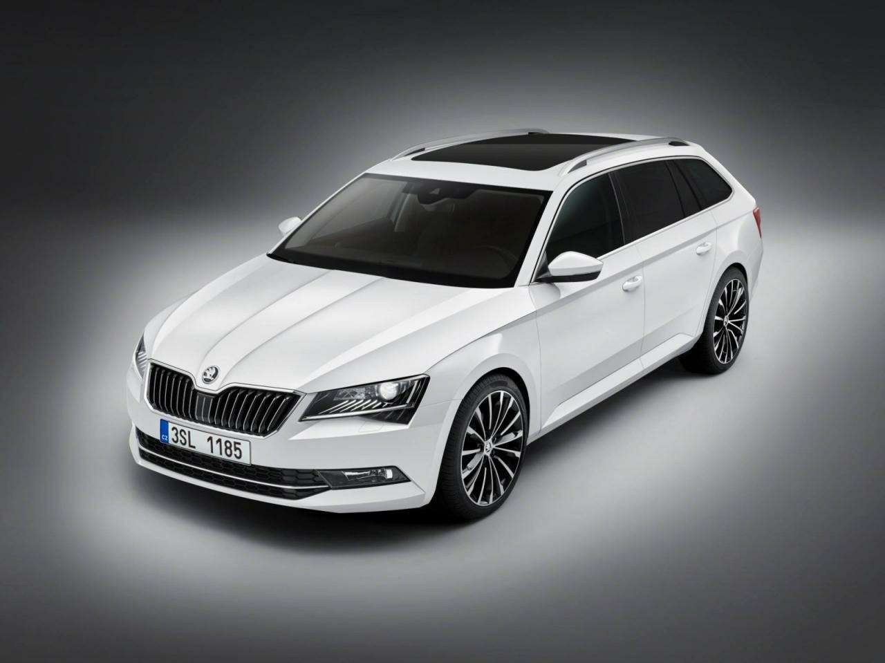 2015 Skoda Superb Combi рассекретили досрочно