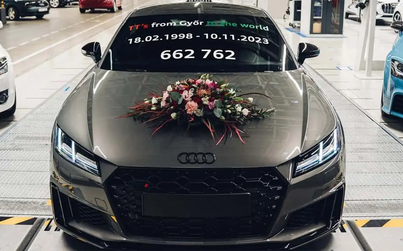 25-летняя история Audi ТТ закончилась сборкой последнего экземпляра в Венгрии