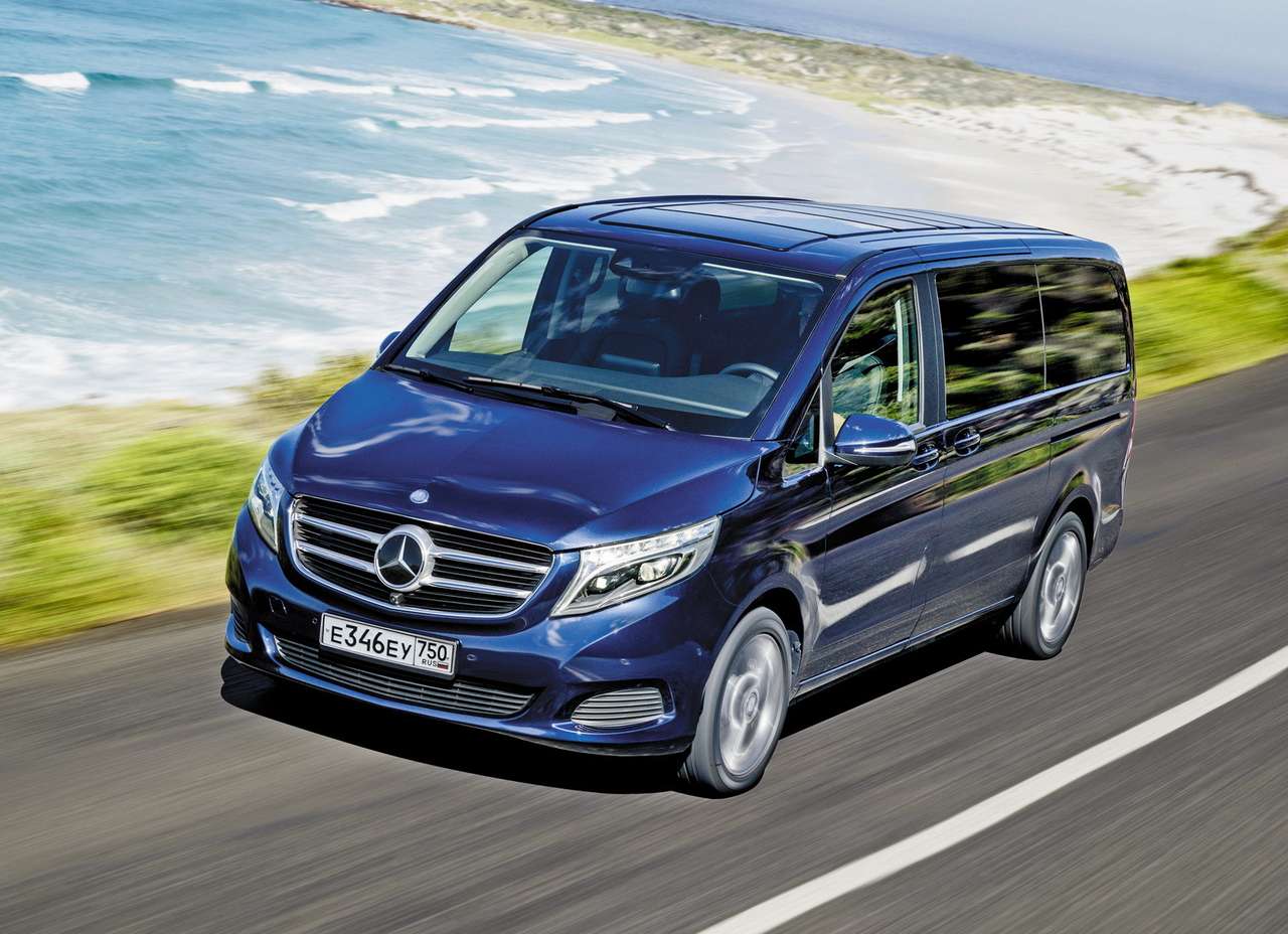 Mercedes-Benz V-класса V 250 BlueTec 7G-Tronic Plus: от 2 990 000 руб.