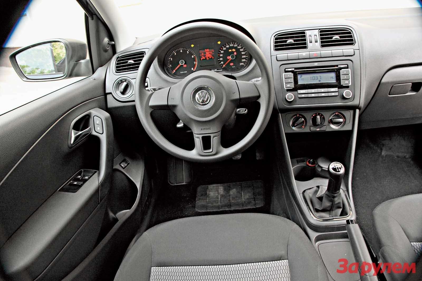 Панель поло седан. Торпеды Фольксваген поло седан 2013. Volkswagen Polo 2014 торпеда. Фольксваген поло хэтчбек 2010 Торпедо. Торпеда поло седан 2014.