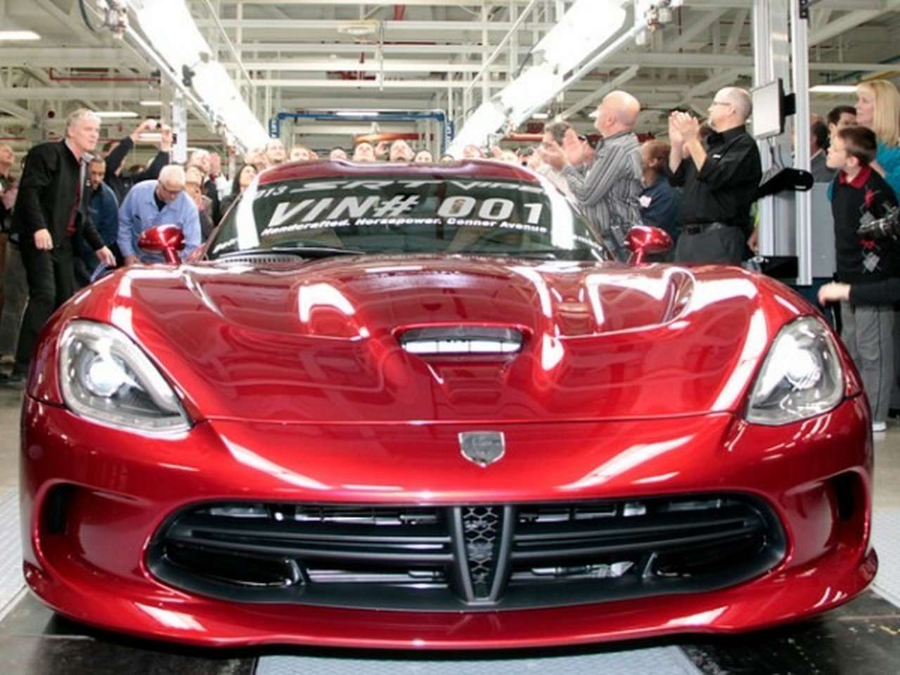 Первый SRT Viper нового поколения вручили владельцу
