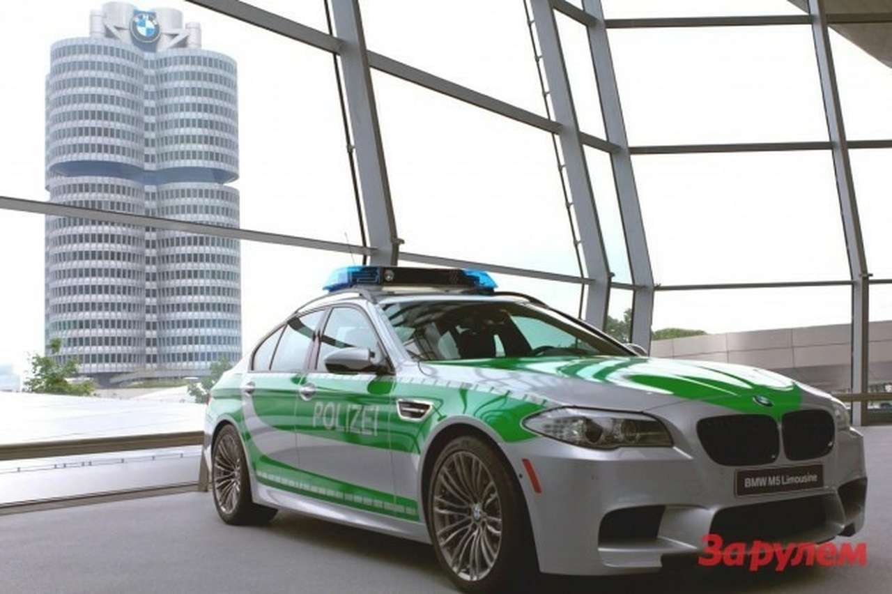 Немецкие полицейские получат спорткар BMW