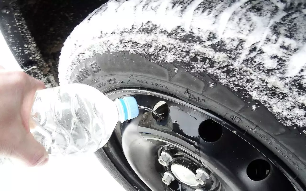 Как освободить примерзшие колодки?