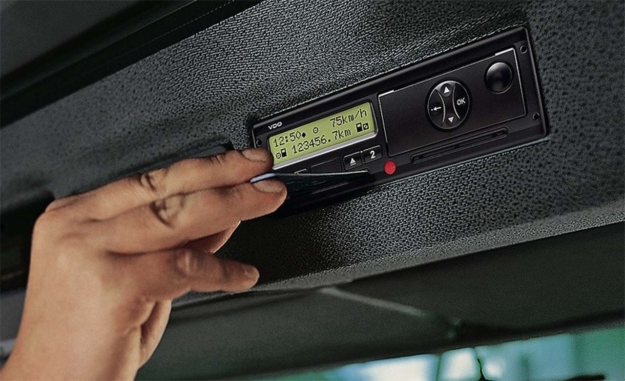 Новые автомобили в США будут оборудовать «черными ящиками»