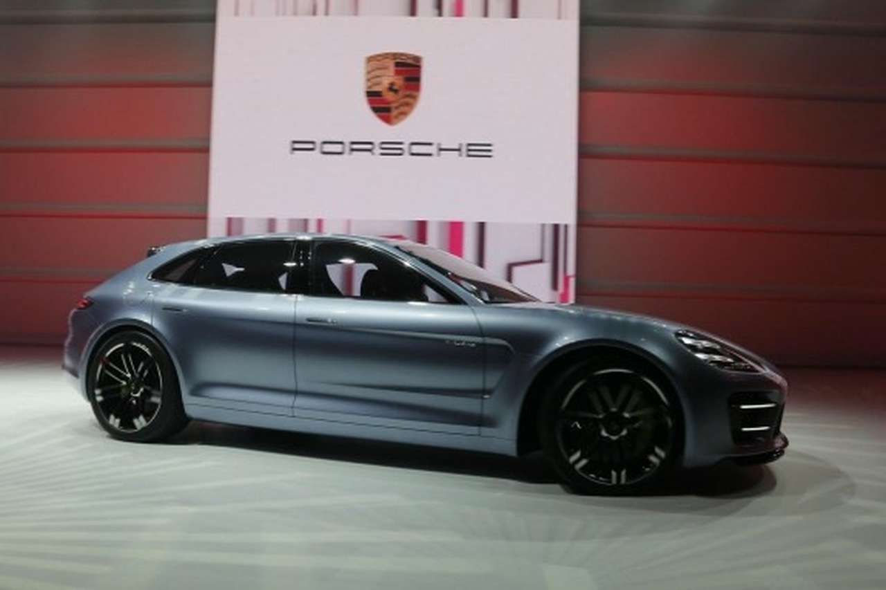 Шеф Porsche рассказал о новом суперкаре и Panamera II