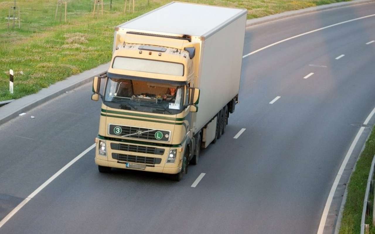 После объявления санкций фуры с продуктами скопились на литовской границе 