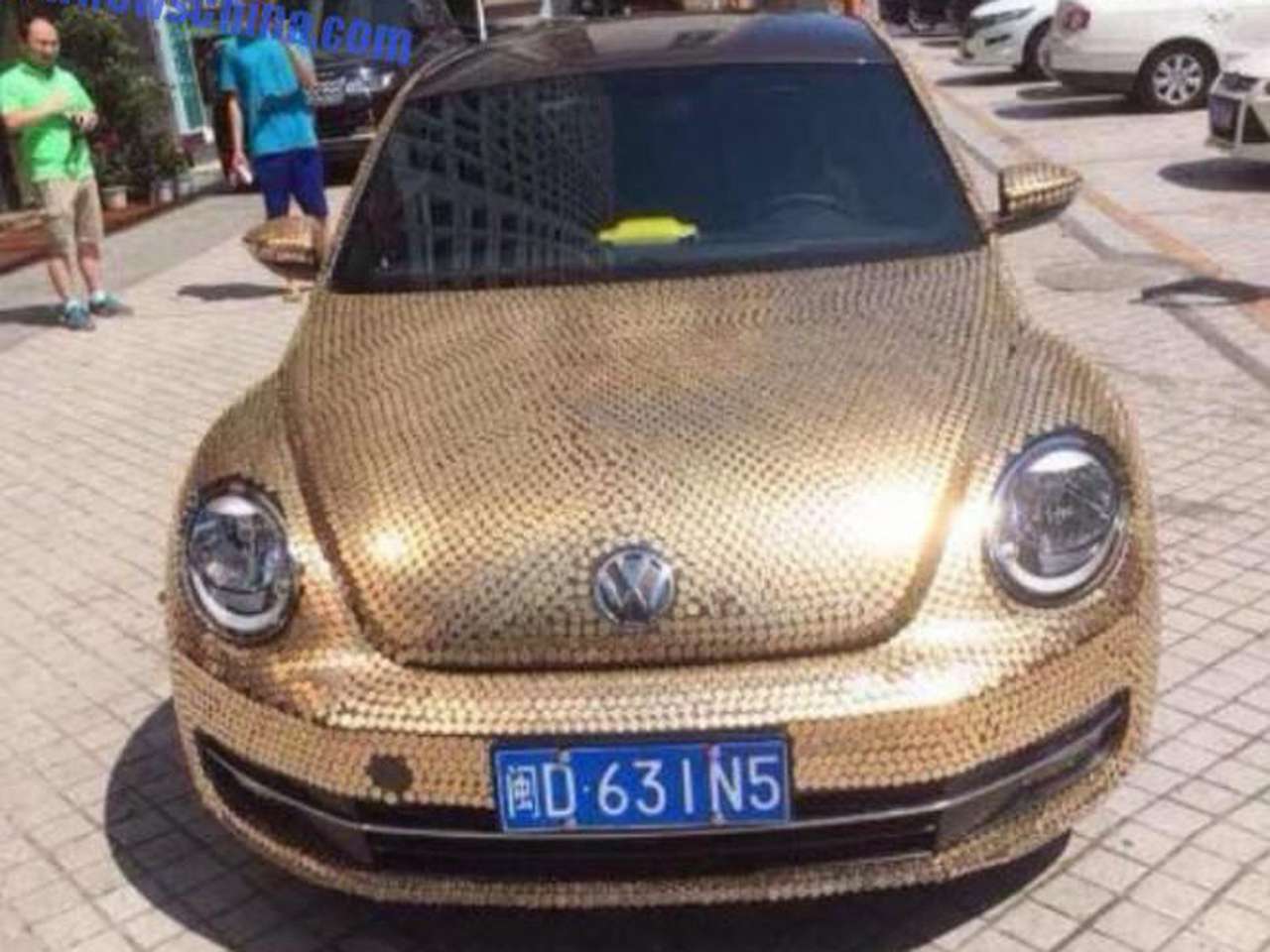 Volkswagen Beetle удостоился 10 000 блестящих юаней