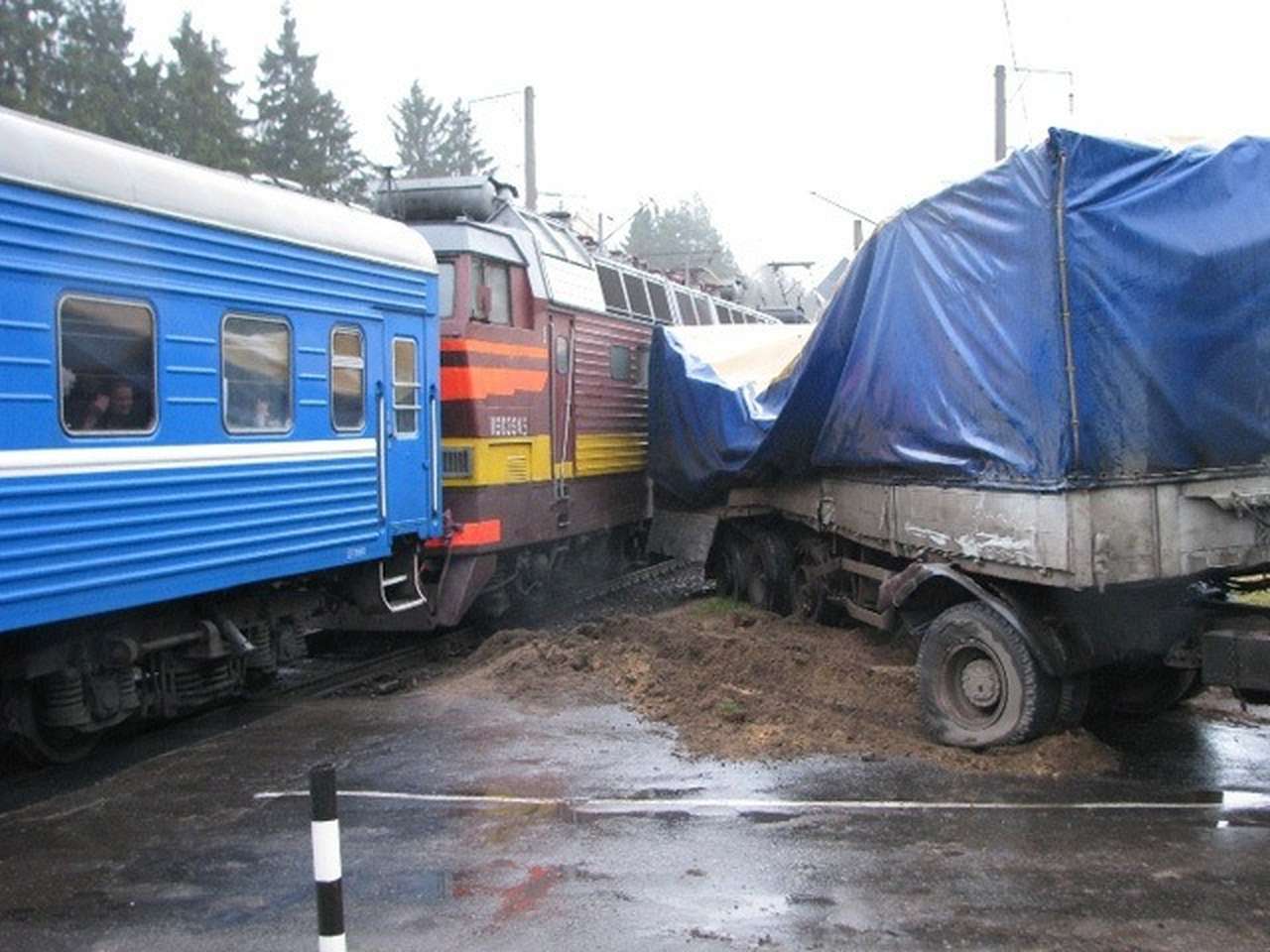 За год на железнодорожных переездах погибли в ДТП 49  человек