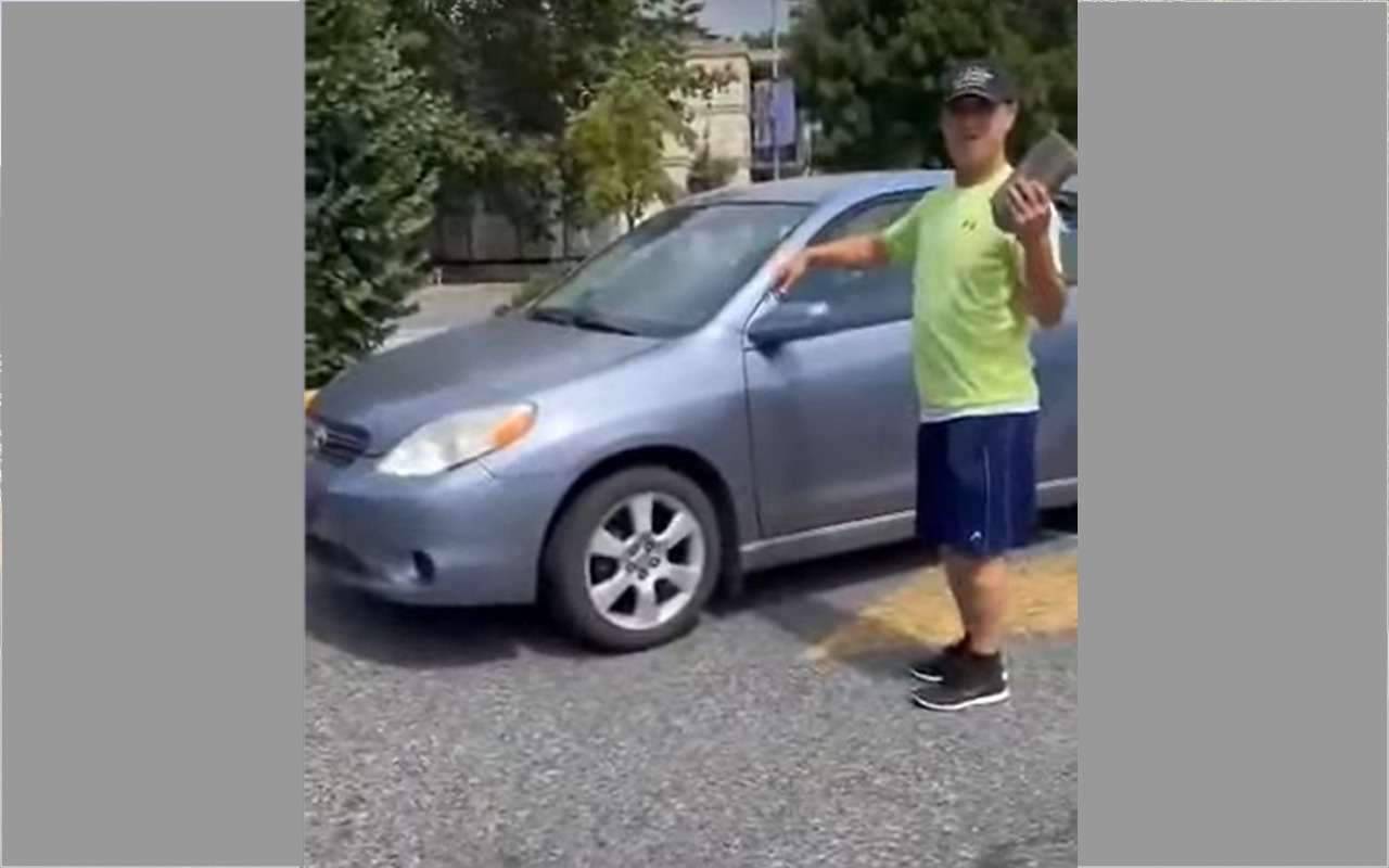 Забыл ключи в авто и стал действовать «решительно»