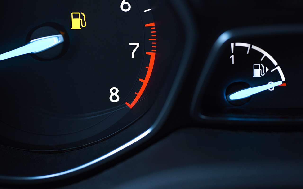 Такой стиль езды на автомобиле сжирает больше бензина: как сэкономить топливо
