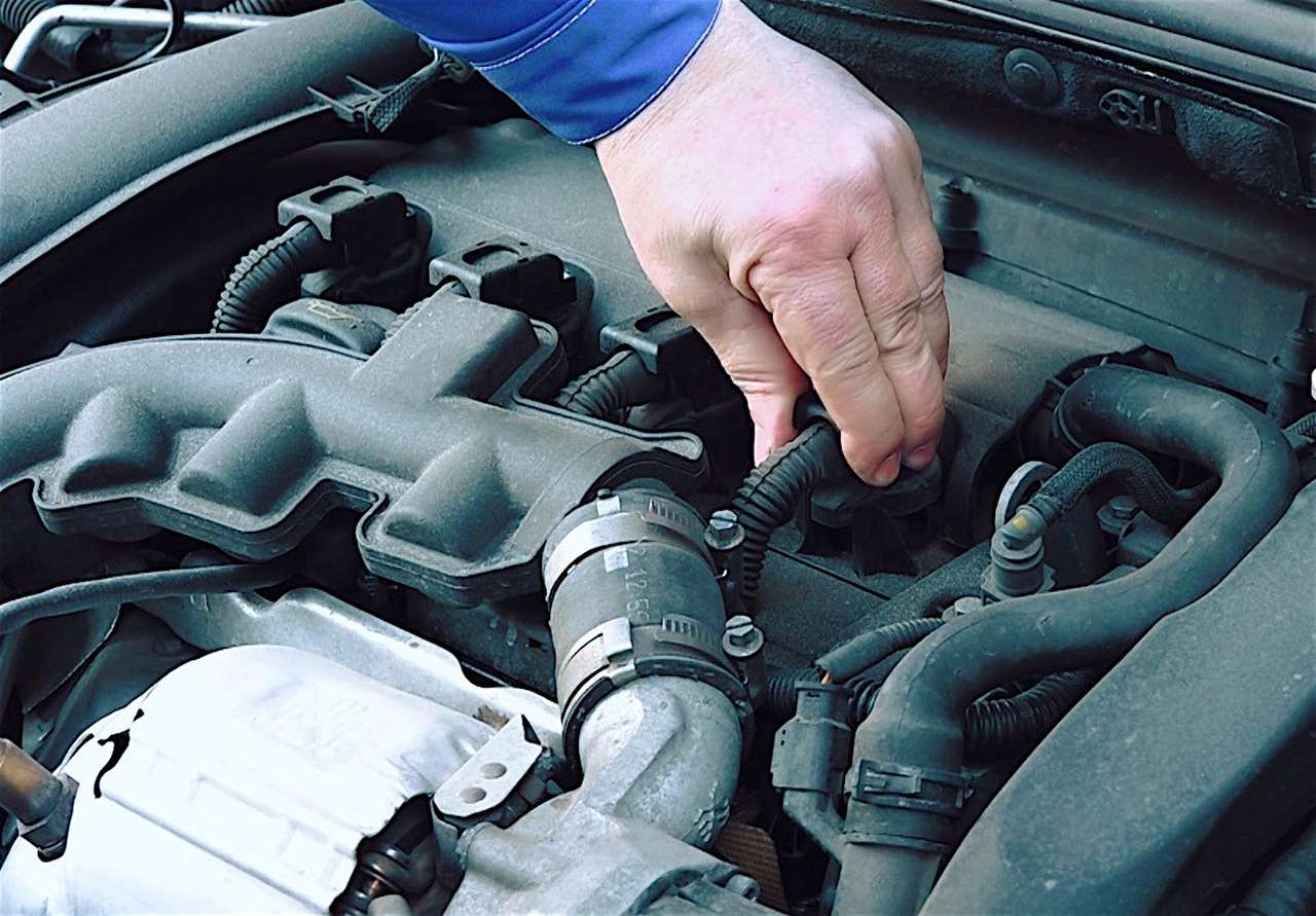 Чем снять катушку зажигания со свечи