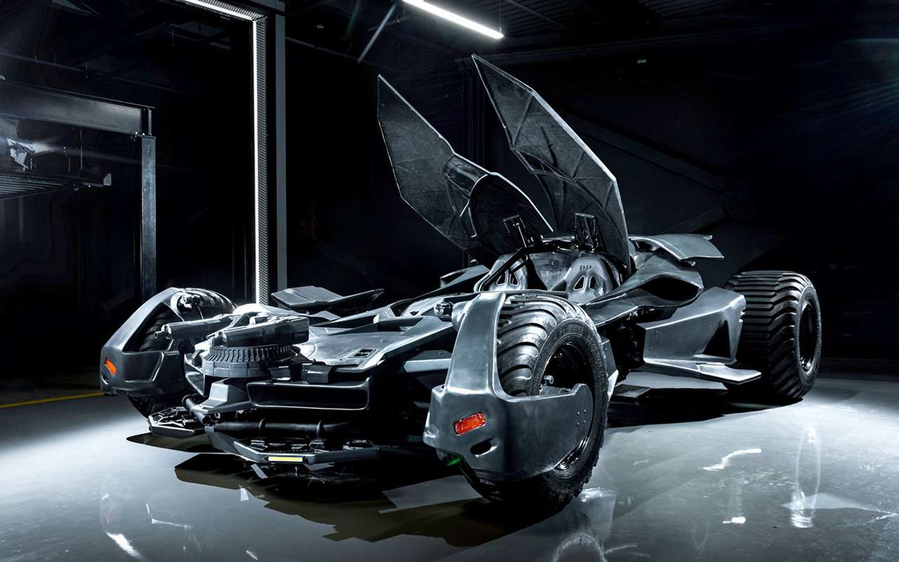 Продается бэтмобиль за 55 млн руб. Но ездить по дорогам нельзя