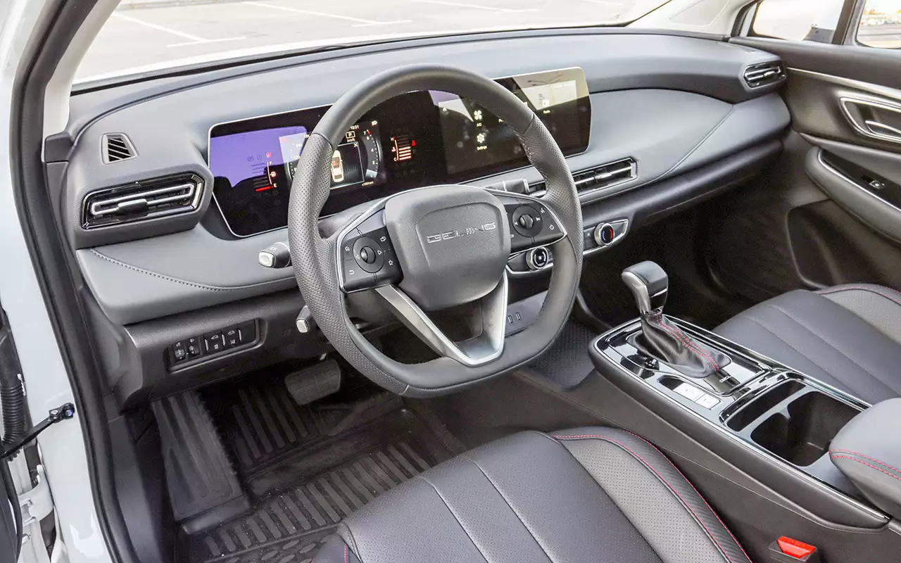 Интерьер BAIC U5 Plus