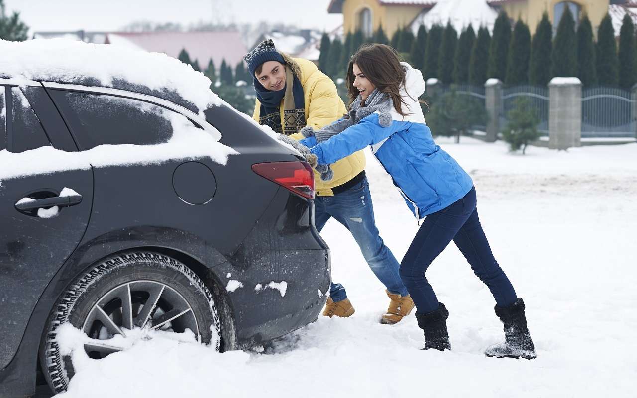 Простая инструкция от эксперта, как помочь выехать буксующей машине