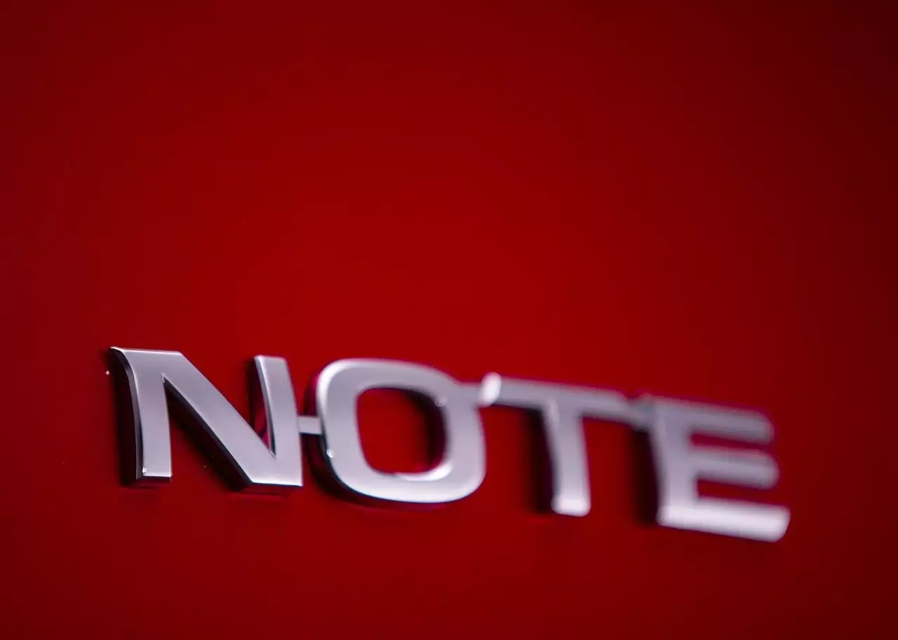 «Енот»-гибрид: компактный Nissan вот-вот обновится