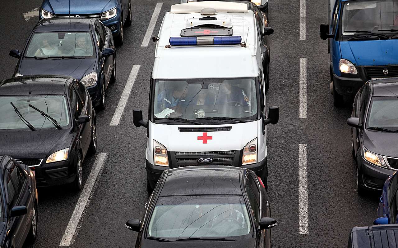 Как ГИБДД ловила водителей, не пропускающих скорую. Итоги одного рейда