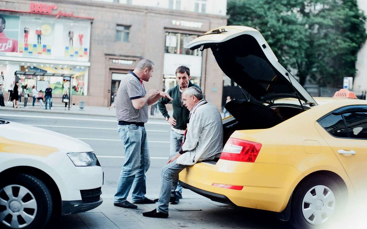 Власти еще одного региона приняли решение не нанимать на работу в такси мигрантов