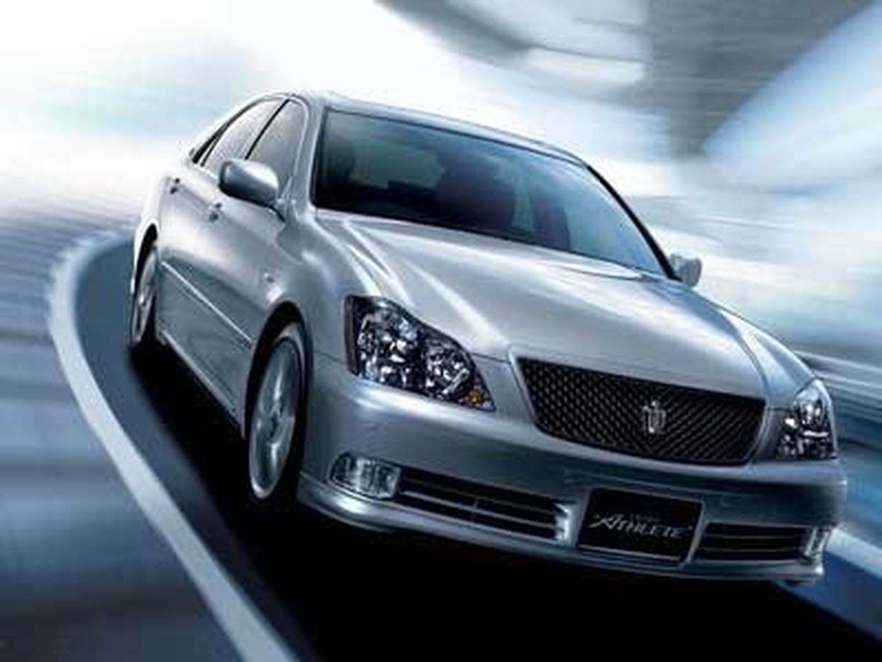 Новая Toyota Crown пошла нарасхват