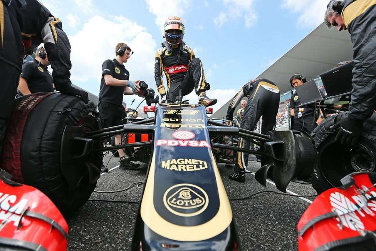 Renault покупает формульную команду Lotus