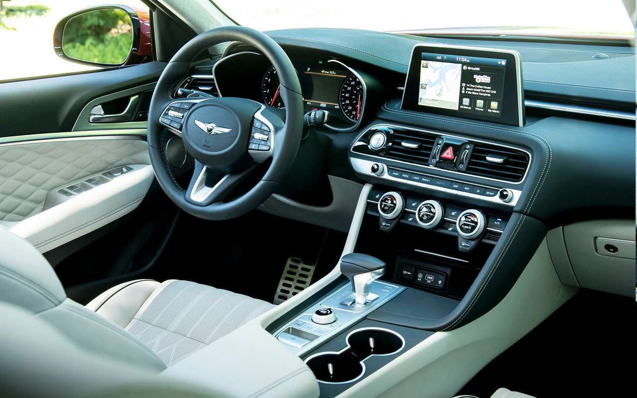 Первые фото салона: новый кроссовер Genesis GV70