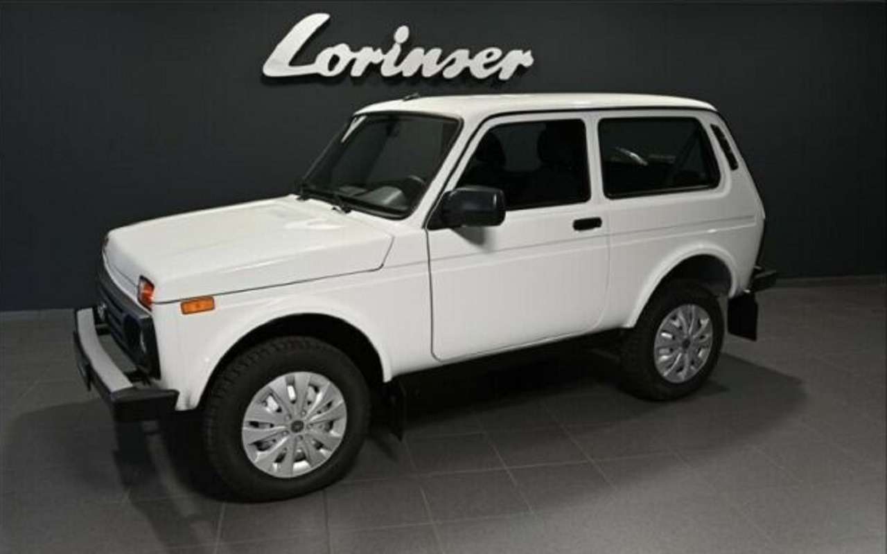 Крупнейший дилер Mercedes-Benz начал продавать Нивы