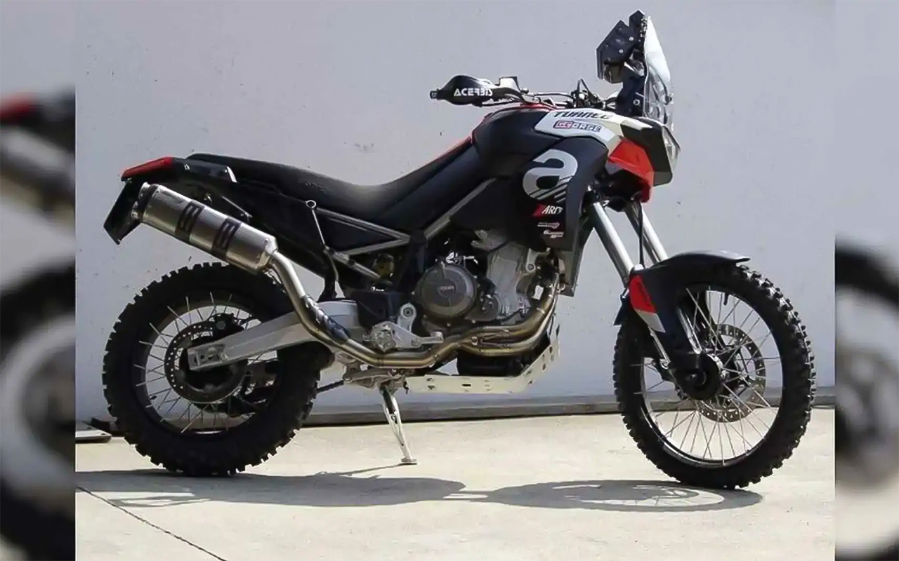 Покоритель пустыни: Aprilia Racing показала спецверсию своего мотоцикла