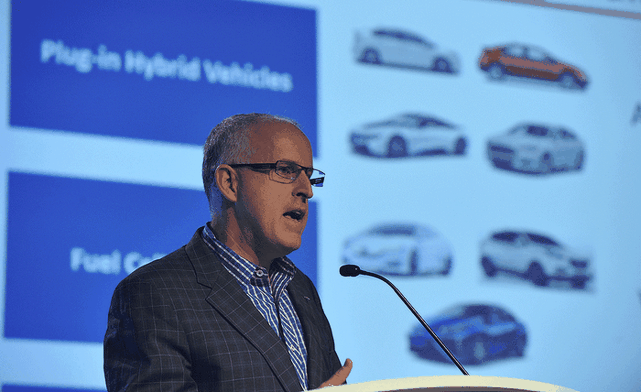 Вице-президент Tesla Motors Дирмуд О'Коннелл